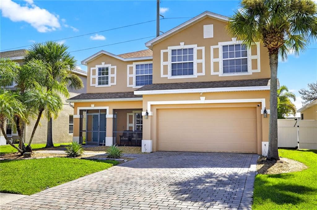 8250 Silver Birch WAY LEHIGH ACRES, FL 33971