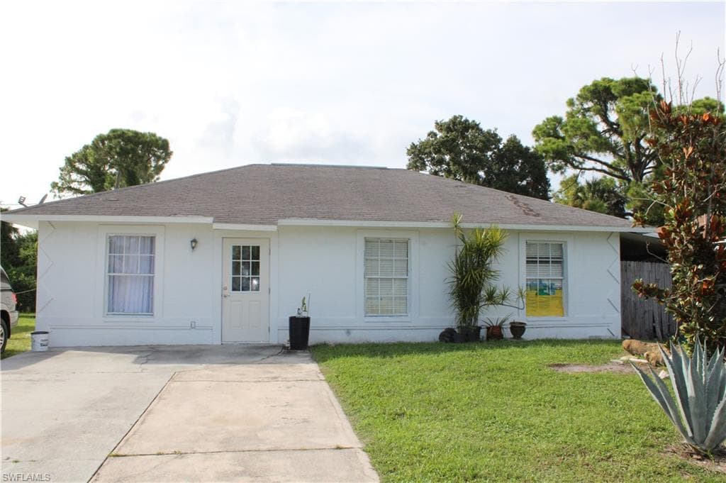 5321 Warren ST NAPLES, FL 34113