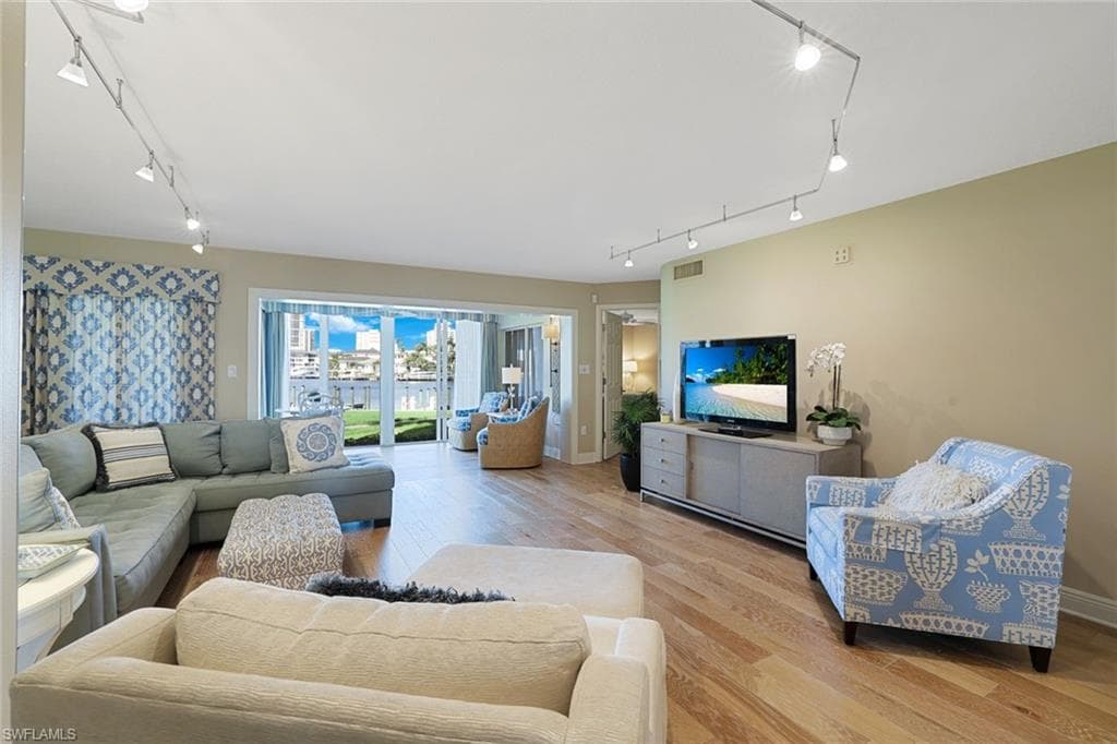 355 Park Shore DR 1-114 NAPLES, FL 34103