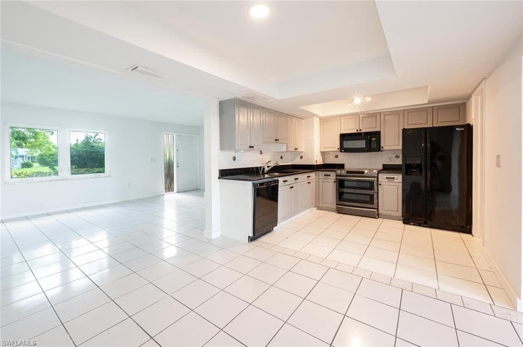 4912 HAWAII BLVD 29 NAPLES, FL 34112