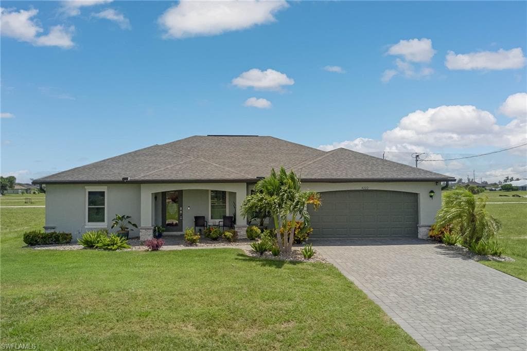4222 34th LN CAPE CORAL, FL 33993