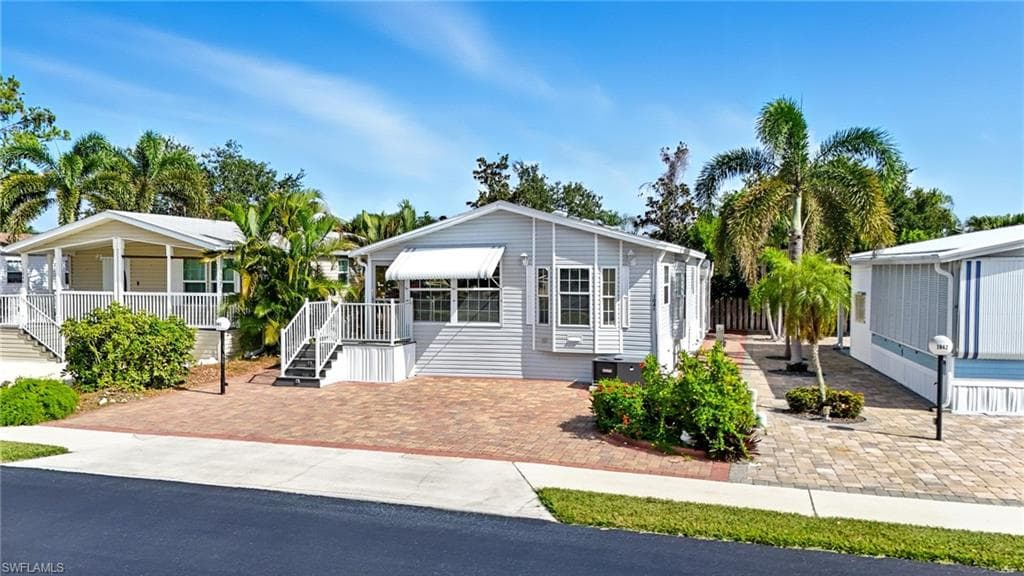 1041 Crystal Lake DR NAPLES, FL 34120