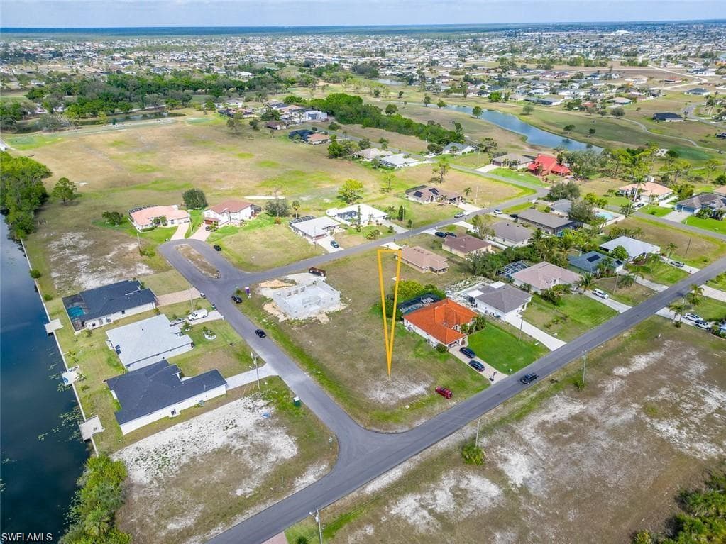 2625 14th TER CAPE CORAL, FL 33993
