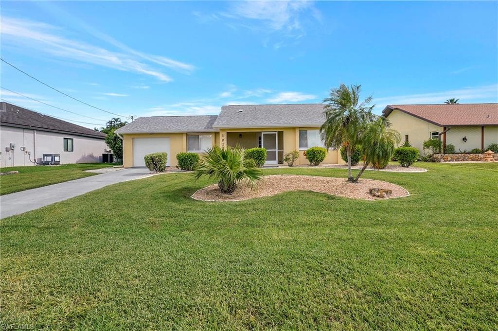 1012 SW 51st TER CAPE CORAL, FL 33914
