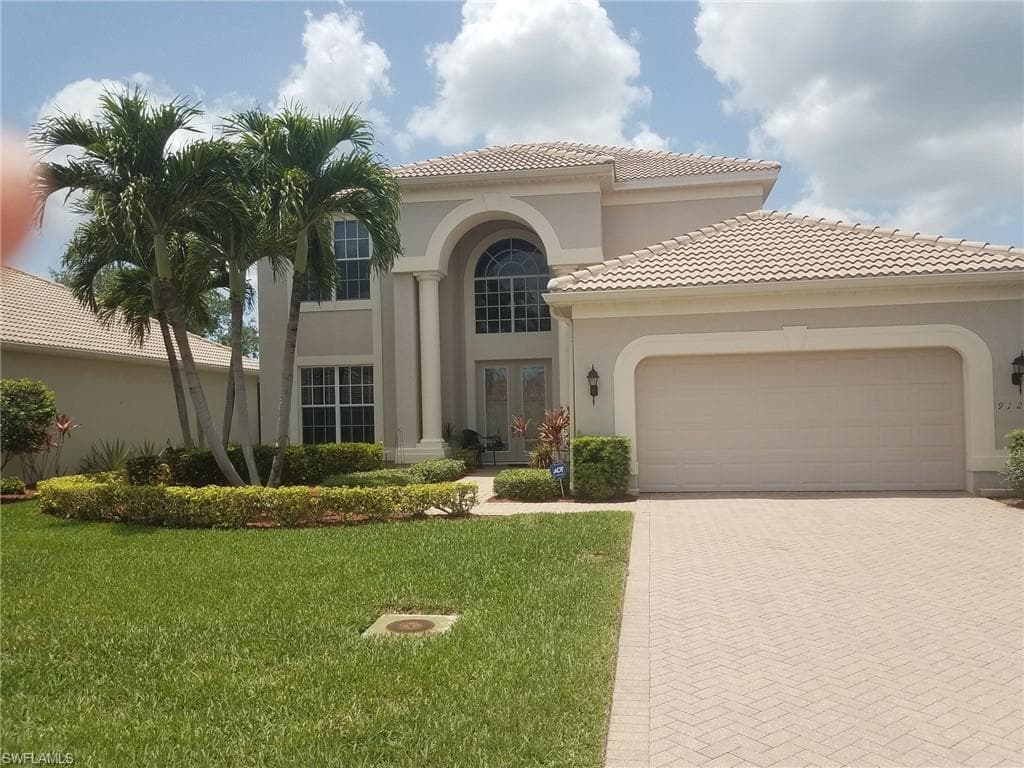 9124 Links DR FORT MYERS, FL 33913