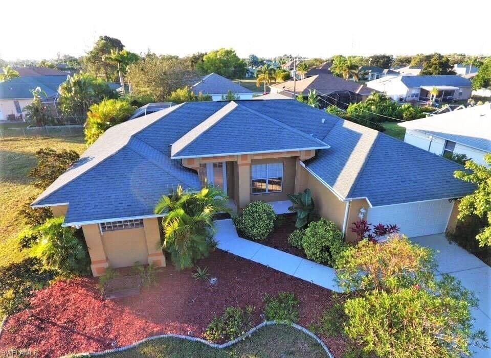 1820 SW 29th TER CAPE CORAL, FL 33914