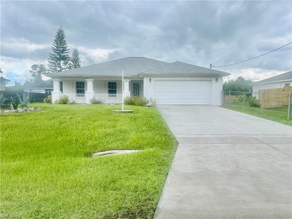2805 34th ST W LEHIGH ACRES, FL 33971