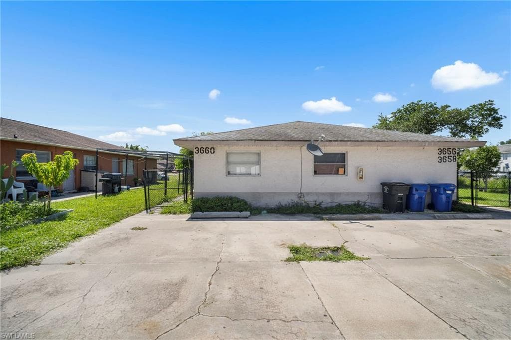 3660 seminole AVE FORT MYERS, FL 33916
