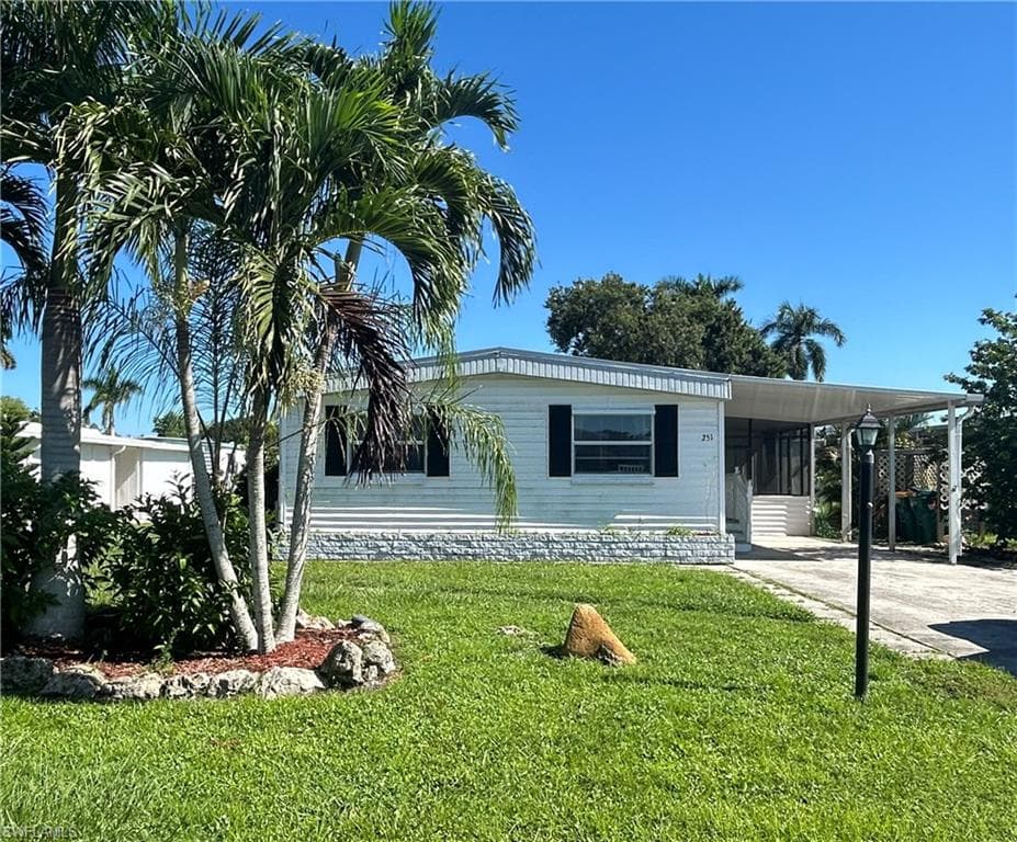 251 Pine Key LN NAPLES, FL 34114
