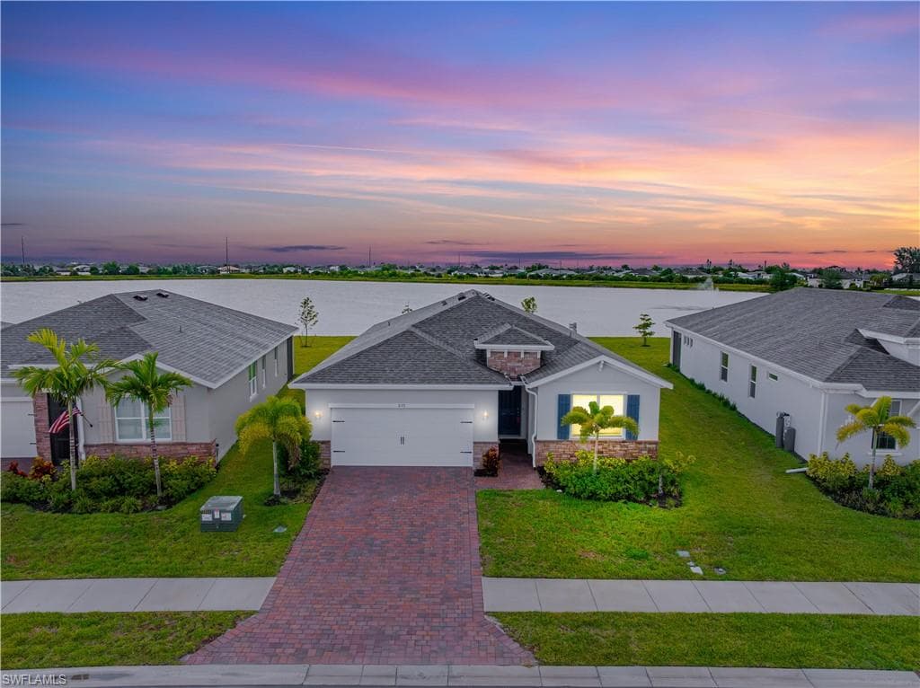 879 Stonewater Lake TER CAPE CORAL, FL 33993
