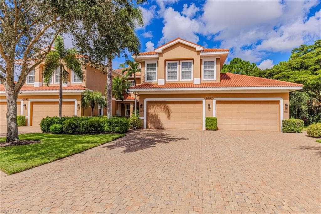7837 Hawthorne DR 1102 NAPLES, FL 34113