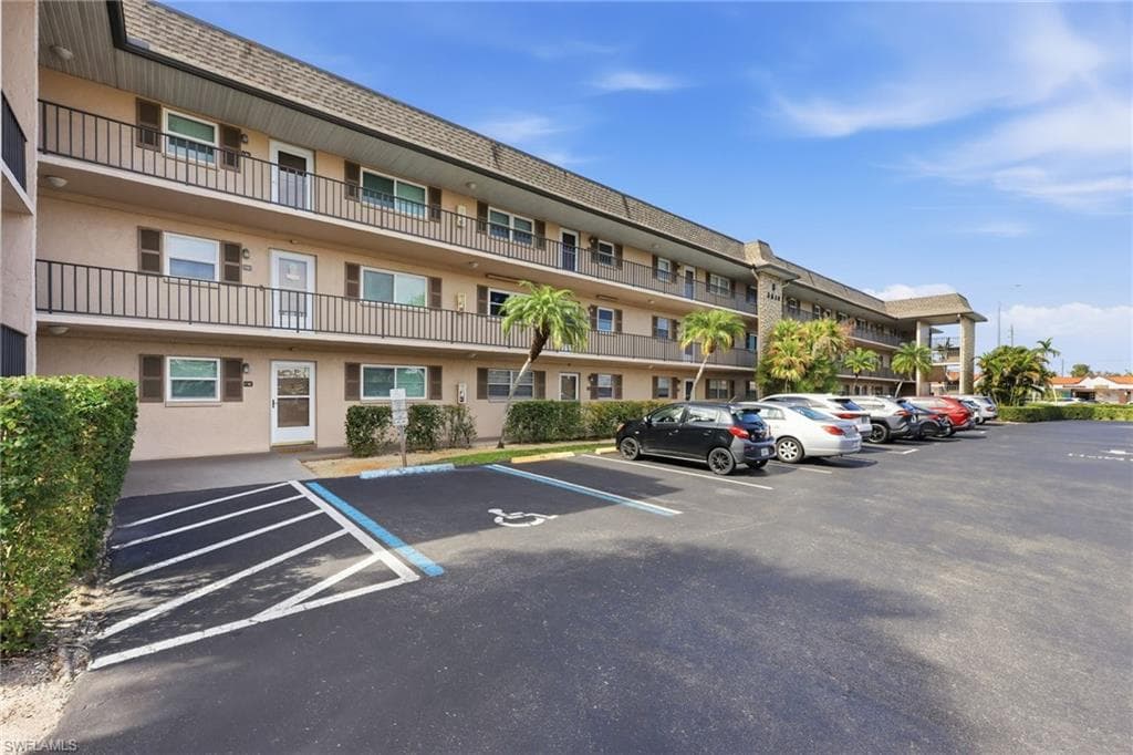 5419 Rattlesnake Hamm RD F-203 NAPLES, FL 34113