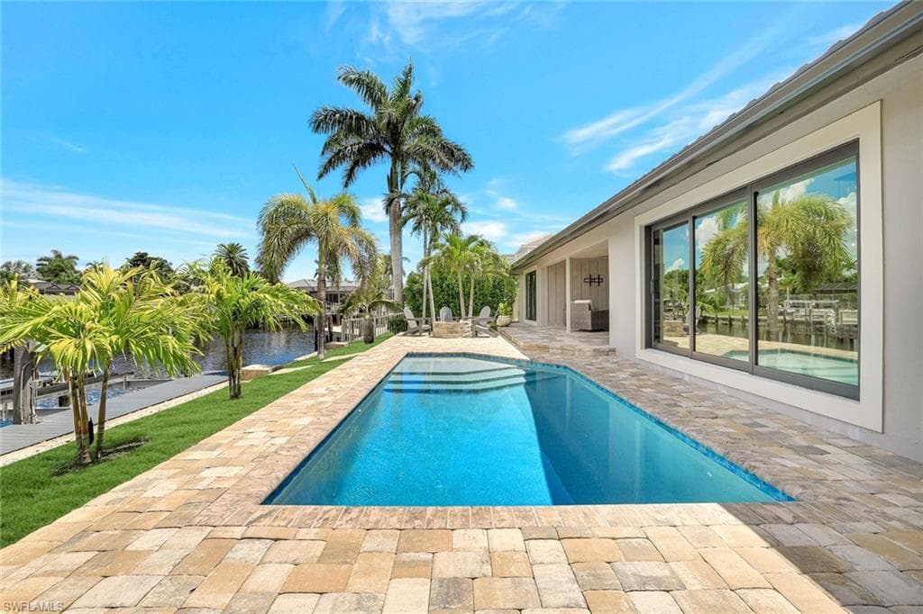 219 Geranium CT MARCO ISLAND, FL 34145
