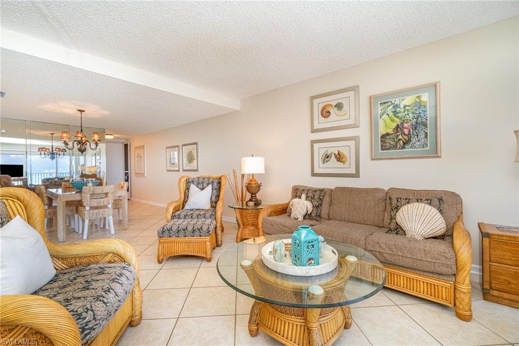 3443 Gulf Shore BLVD N 609 NAPLES, FL 34103