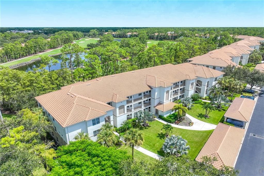 8267 Parkstone PL 207 NAPLES, FL 34120