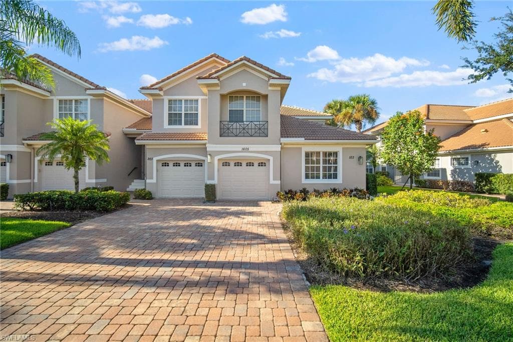 1605 Winding Oaks WAY 103 NAPLES, FL 34109