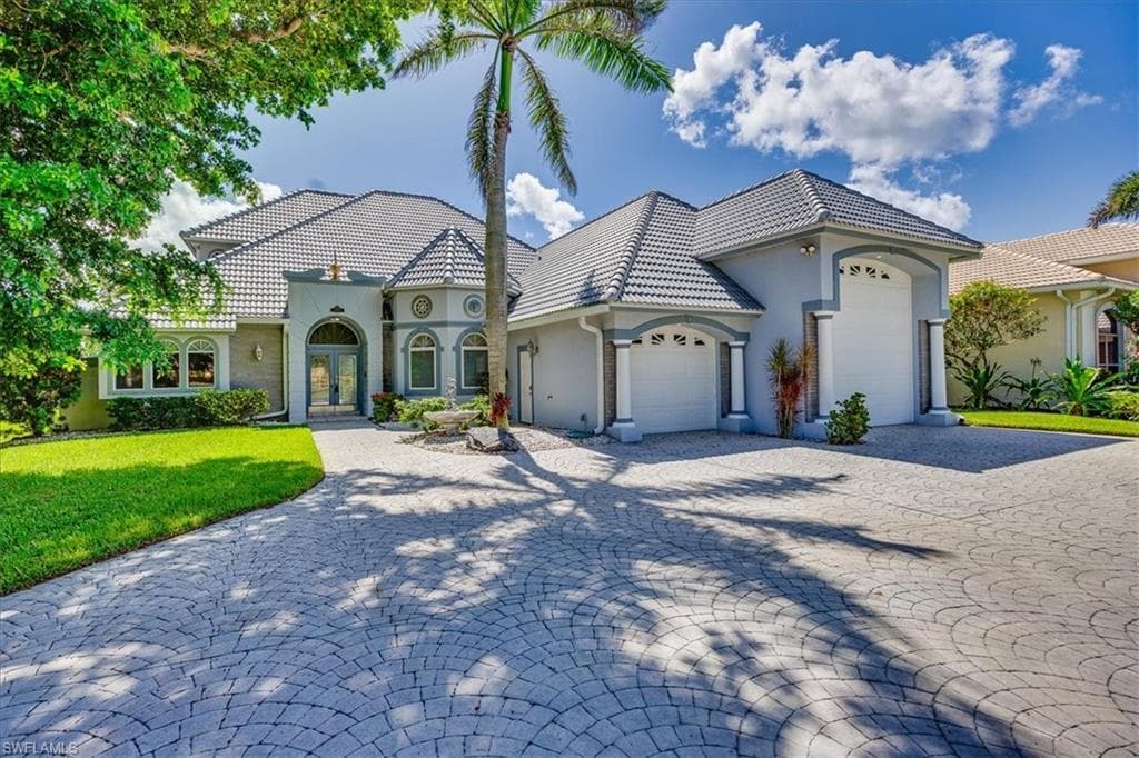 14871 Laguna DR FORT MYERS, FL 33908