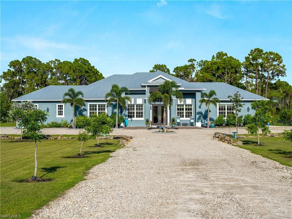 9016 Falcon CT VENICE, FL 34293