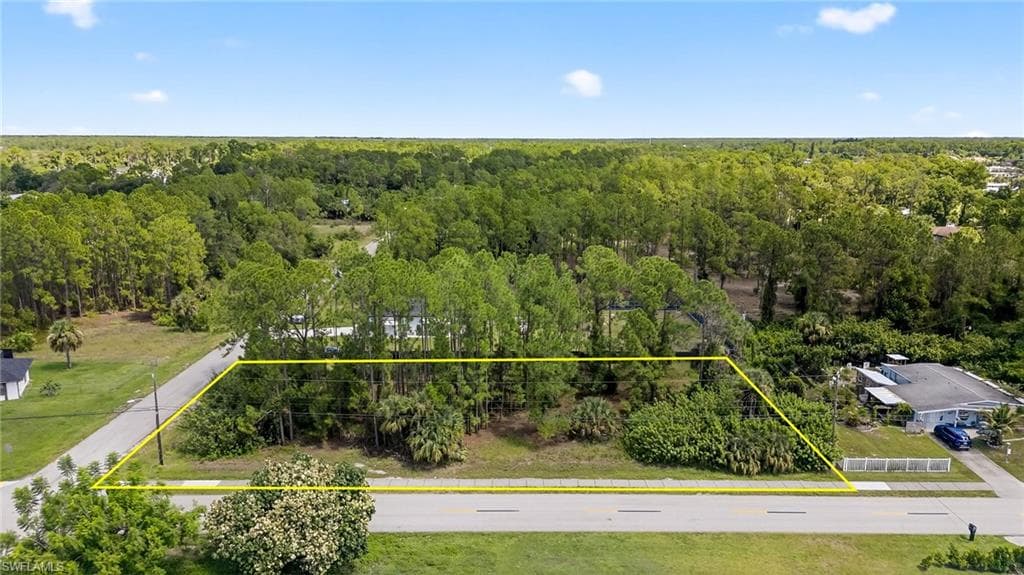 2003 E 6th ST LEHIGH ACRES, FL 33936