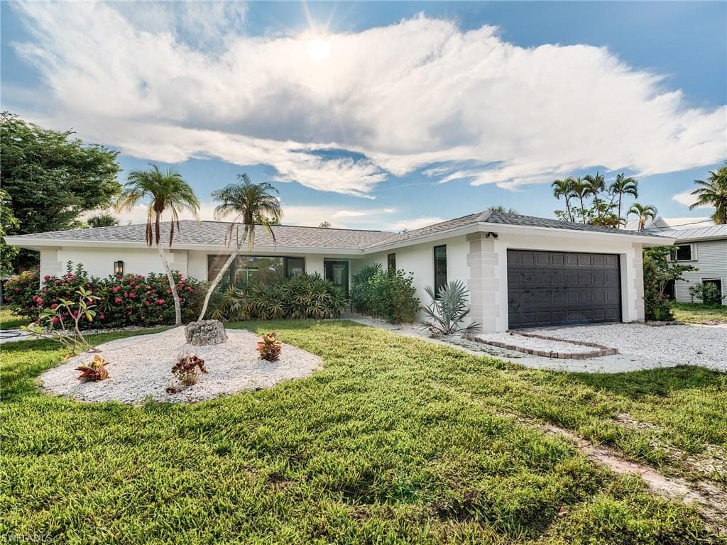 658 Donax ST SANIBEL, FL 33957