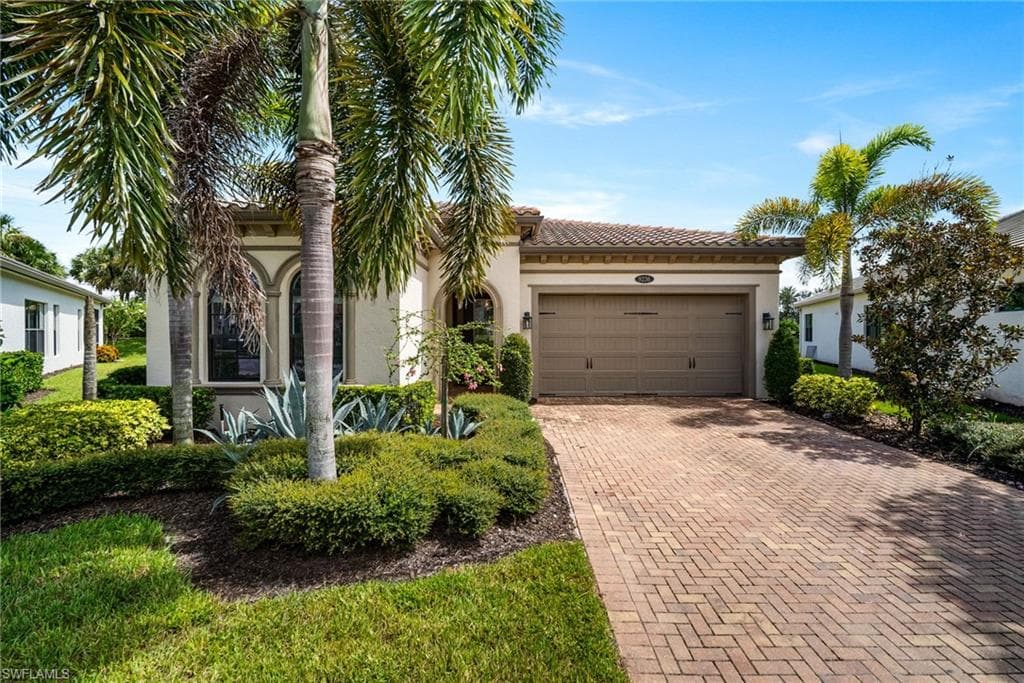 9236 Woodhurst DR NAPLES, FL 34120
