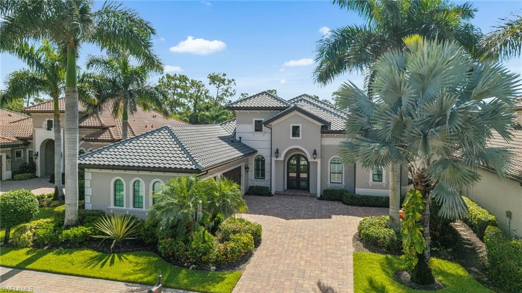6641 Costa CIR NAPLES, FL 34113