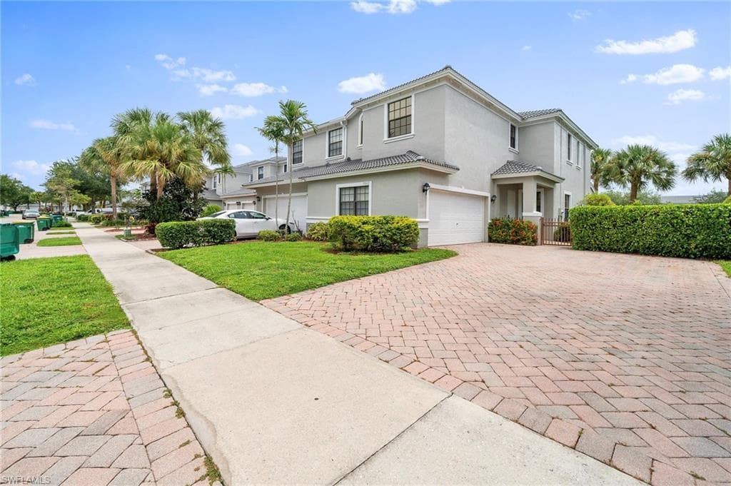 15662 Summit Place CIR 385 NAPLES, FL 34119