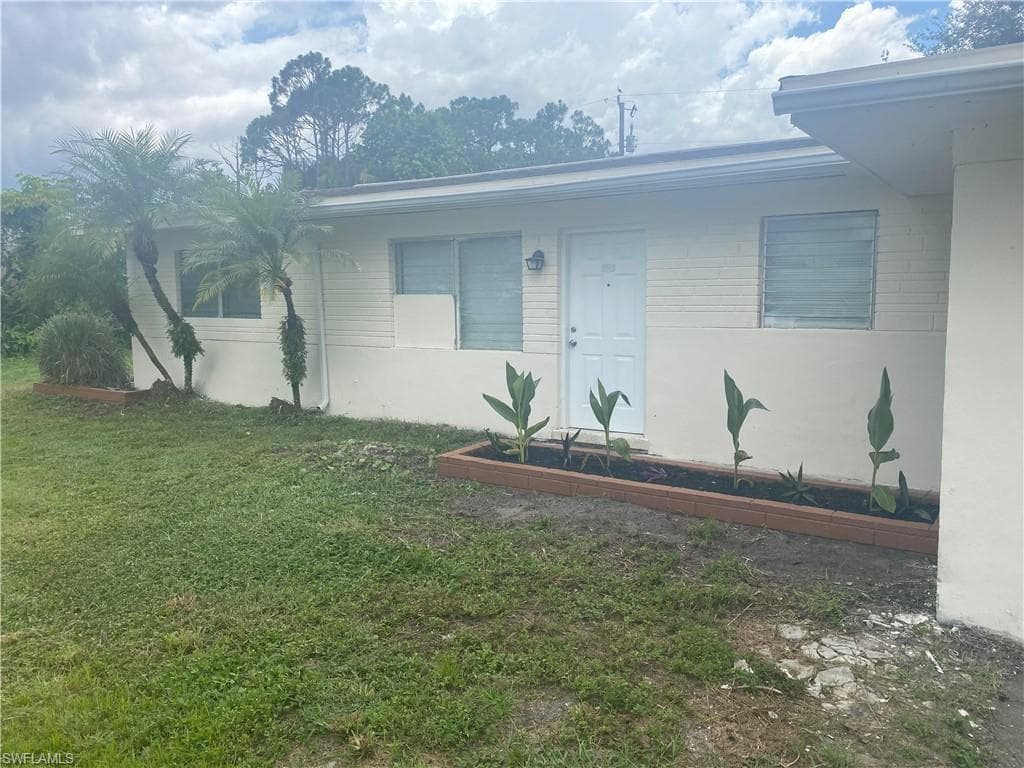 1161 Travis AVE NORTH FORT MYERS, FL 33903
