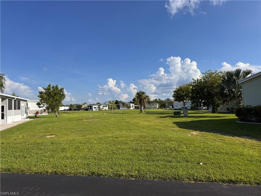 161 Sun CIR FORT MYERS, FL 33905