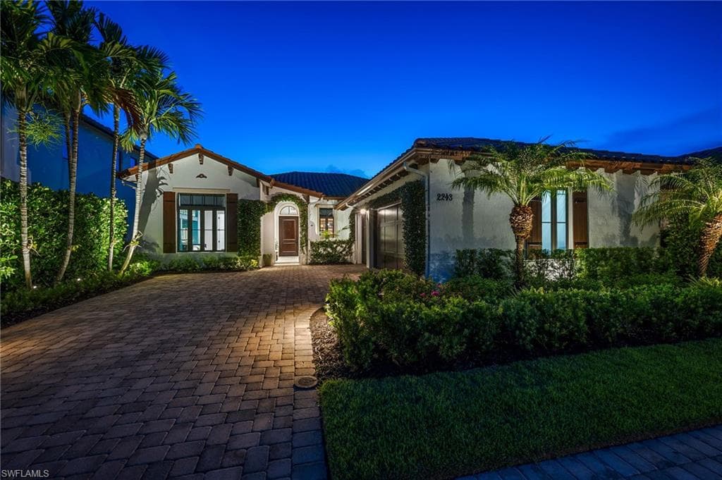 2243 Residence CIR NAPLES, FL 34105