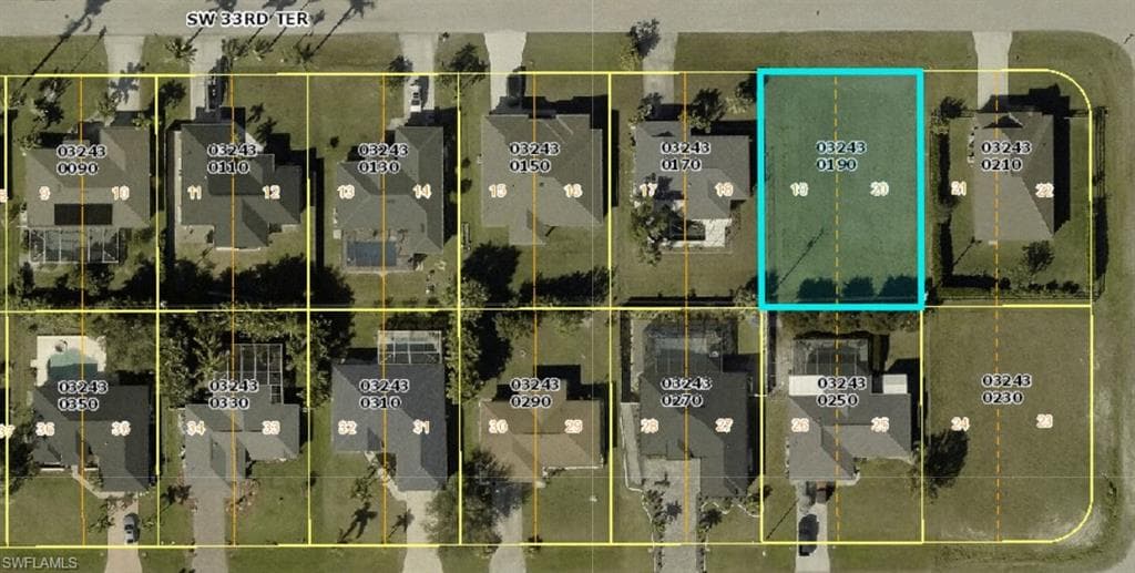 914 SW 33rd TER CAPE CORAL, FL 33914