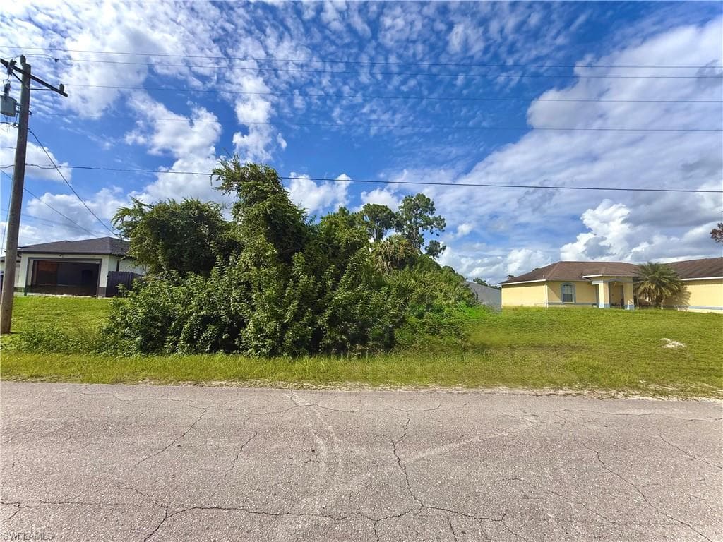 3316 18th ST W LEHIGH ACRES, FL 33971