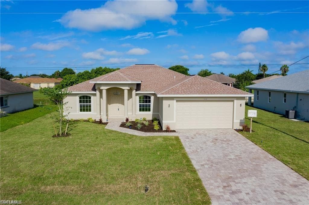 3412 SW 8th PL CAPE CORAL, FL 33914