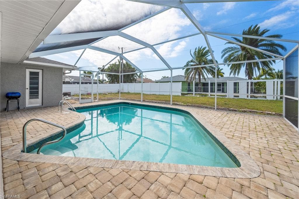 924 SE 15th TER CAPE CORAL, FL 33990