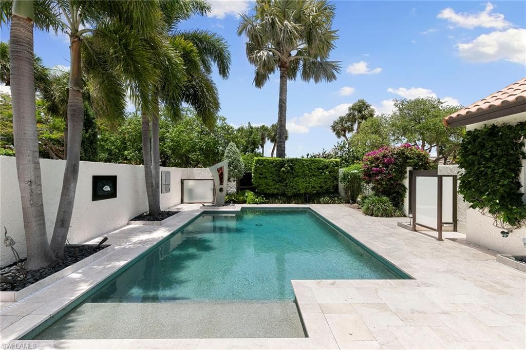 580 Tierra Mar LN 21 NAPLES, FL 34108