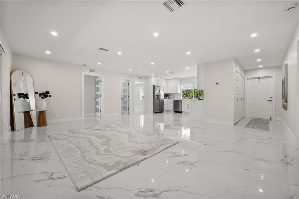 292 Winners CIR 2776 NAPLES, FL 34112