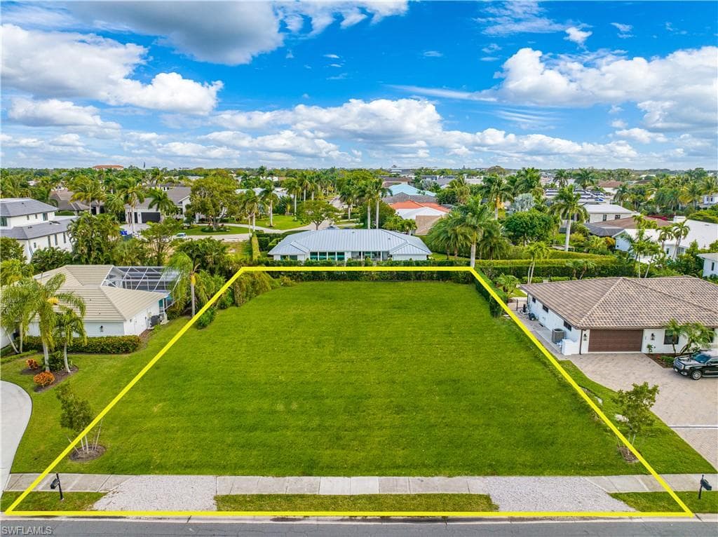 4228 Crayton RD NAPLES, FL 34103