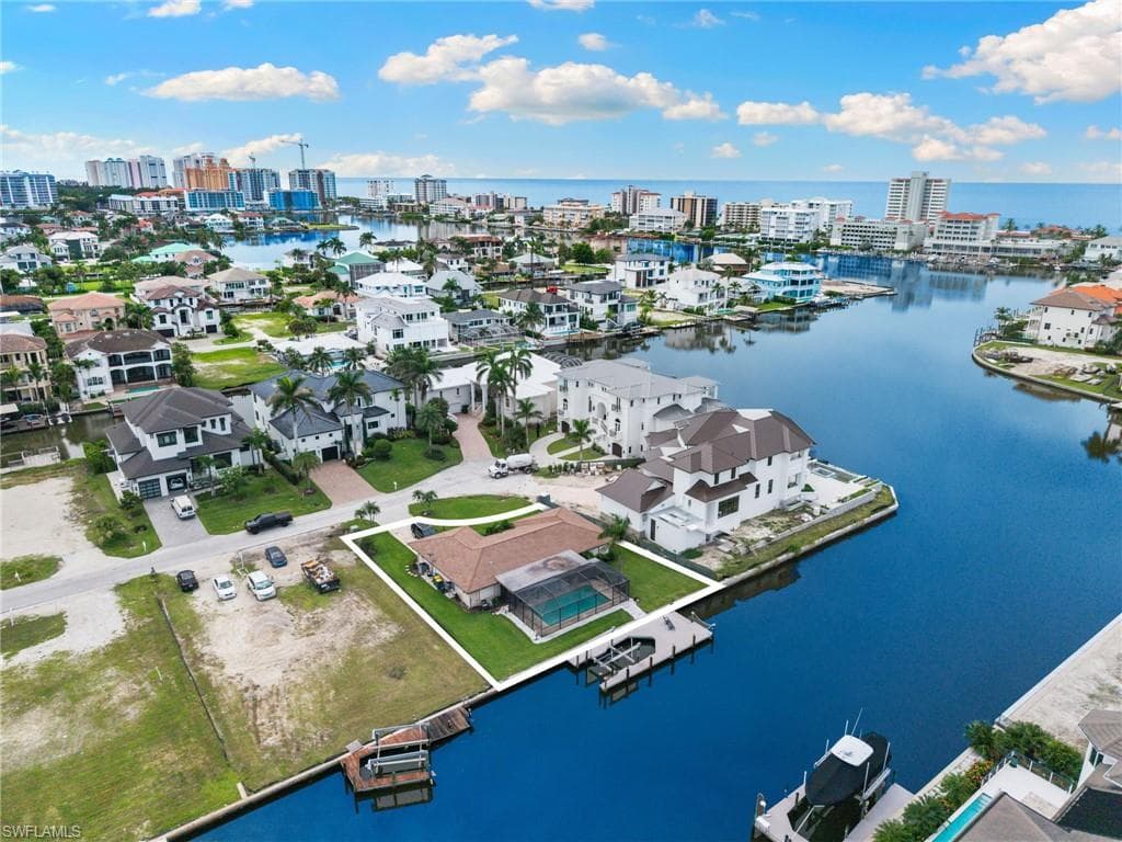 385 Willet AVE NAPLES, FL 34108