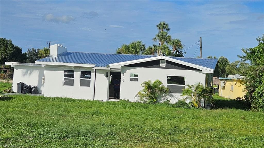 1300 Waite DR NORTH FORT MYERS, FL 33903