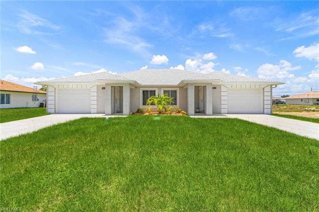 903 Albany AVE LEHIGH ACRES, FL 33971