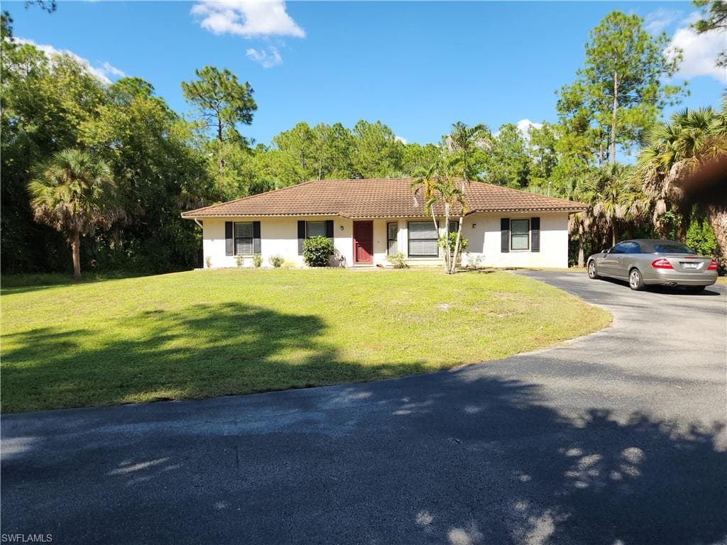 4661 5th AVE SW NAPLES, FL 34119