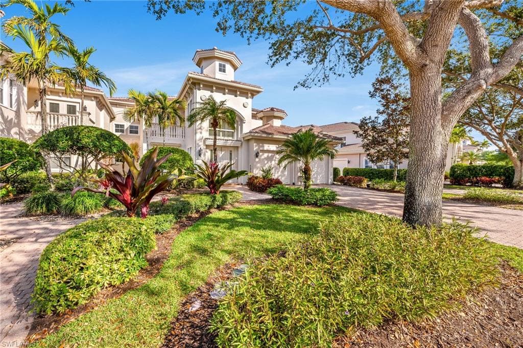 583 Avellino Isles CIR 102 NAPLES, FL 34119