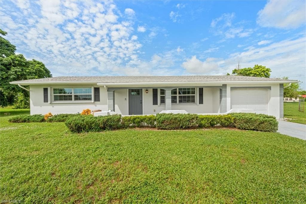 230 Highview AVE LEHIGH ACRES, FL 33936