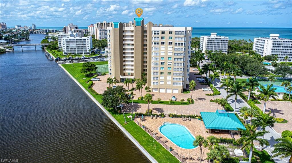 25 Bluebill AVE 403 NAPLES, FL 34108