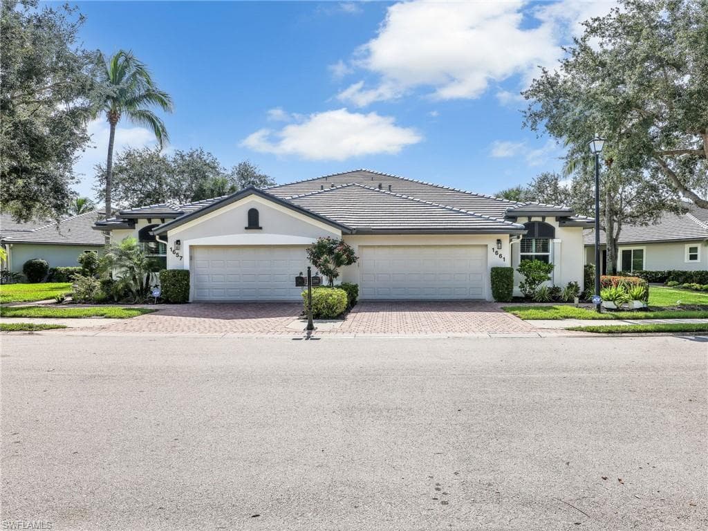 1661 Tarpon Bay DR S 32 NAPLES, FL 34119