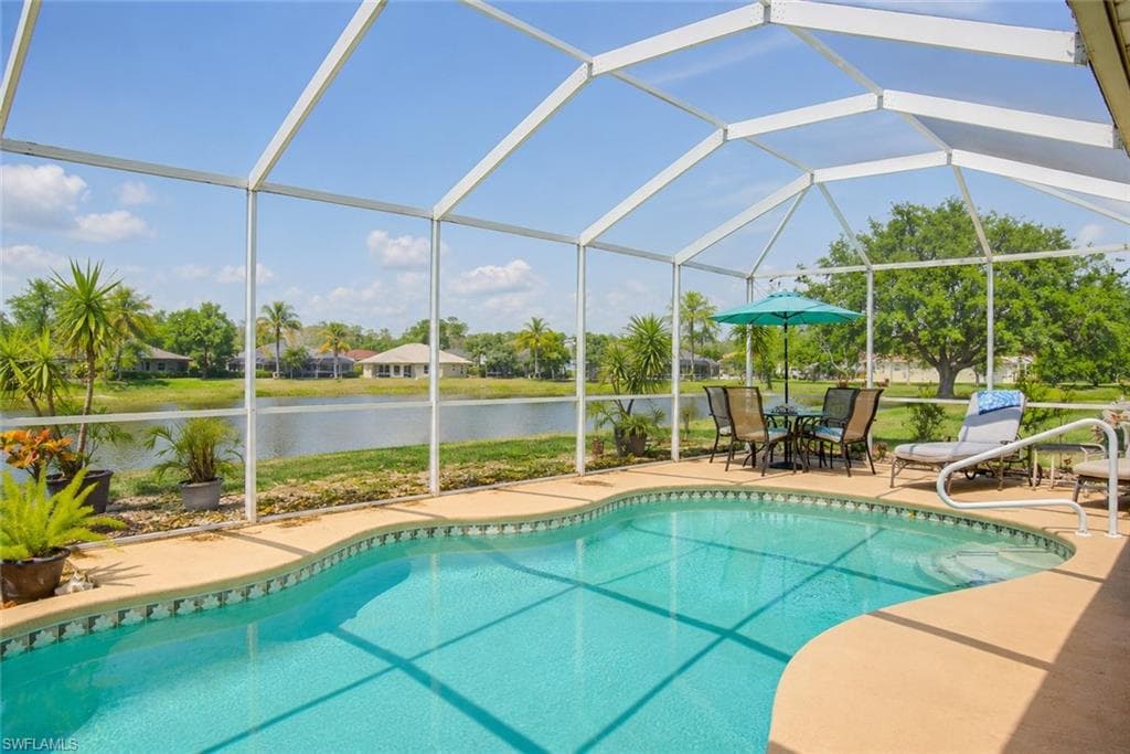 9005 Falcon Pointe LOOP FORT MYERS, FL 33912