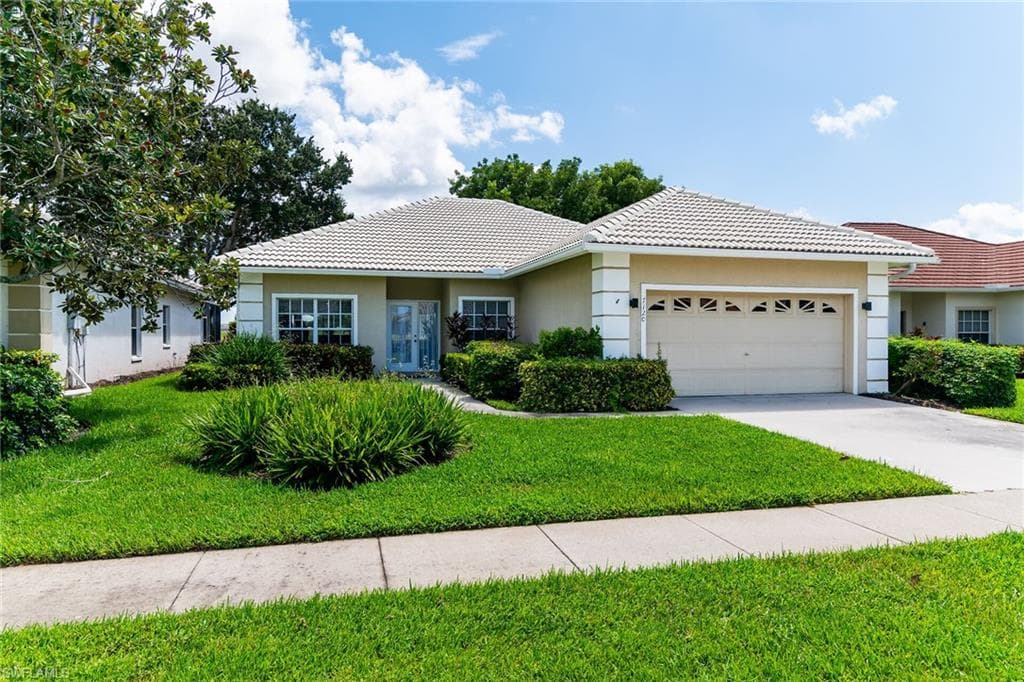 7120 Falcons Glen BLVD NAPLES, FL 34113