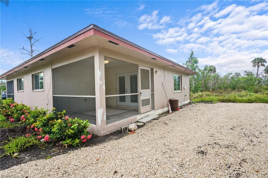1046 Periwinkle WAY B SANIBEL, FL 33957