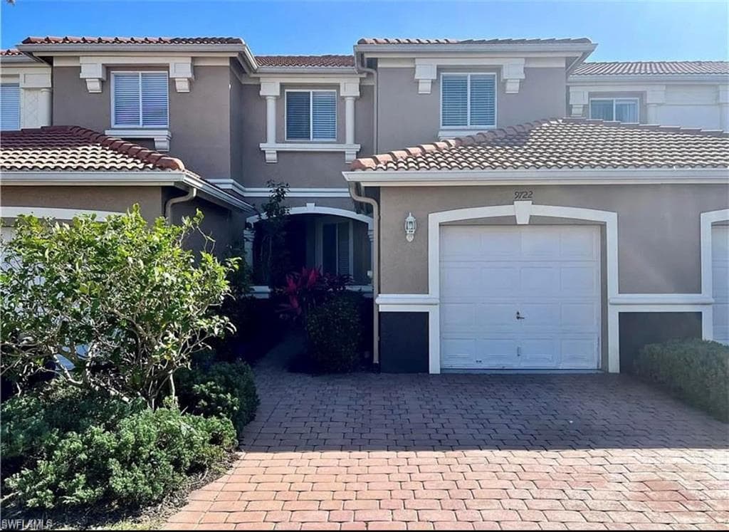9722 Roundstone CIR FORT MYERS, FL 33967