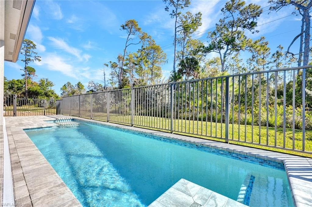 2440 Cambridge WAY NAPLES, FL 34112